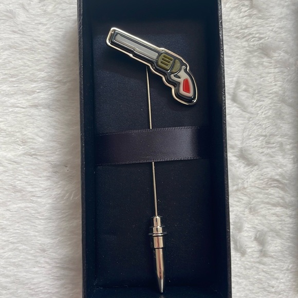 Prada Gun Tin Pin - Picture 9 of 9